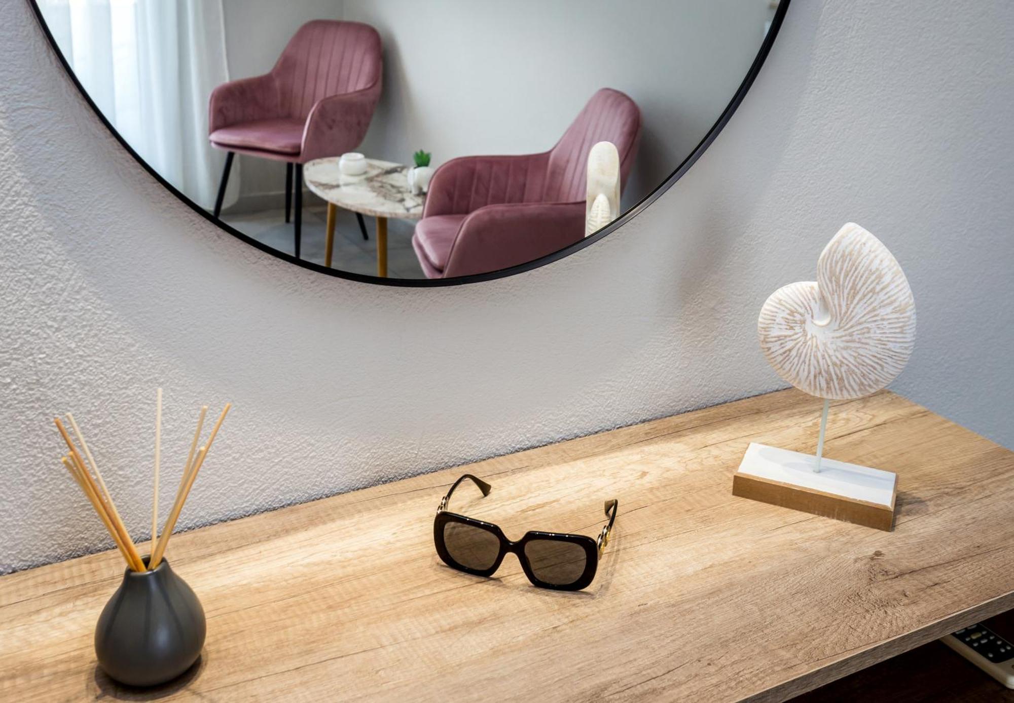 Le Vieux Quartier Apartment Лименария Екстериор снимка