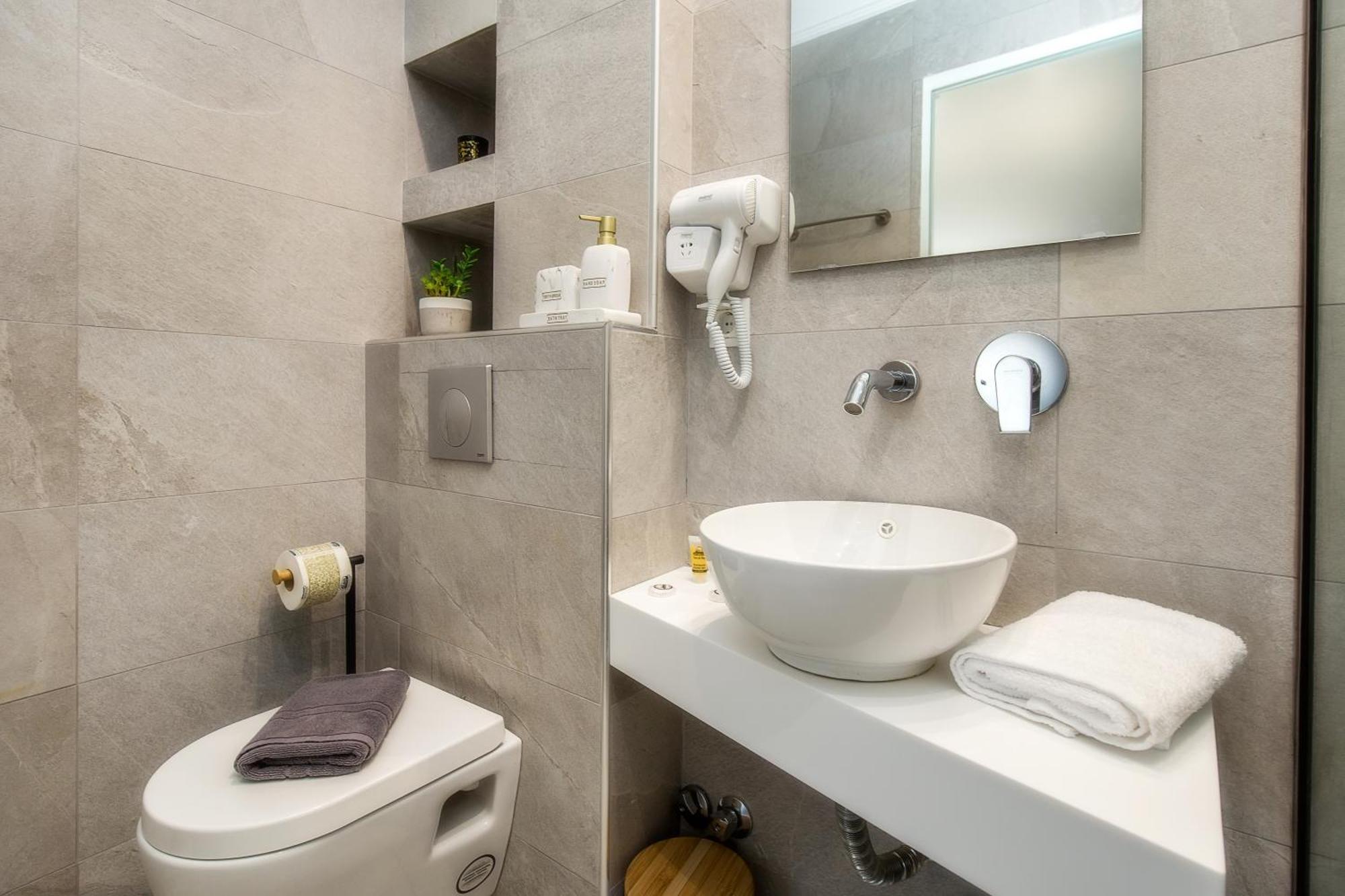 Le Vieux Quartier Apartment Лименария Екстериор снимка