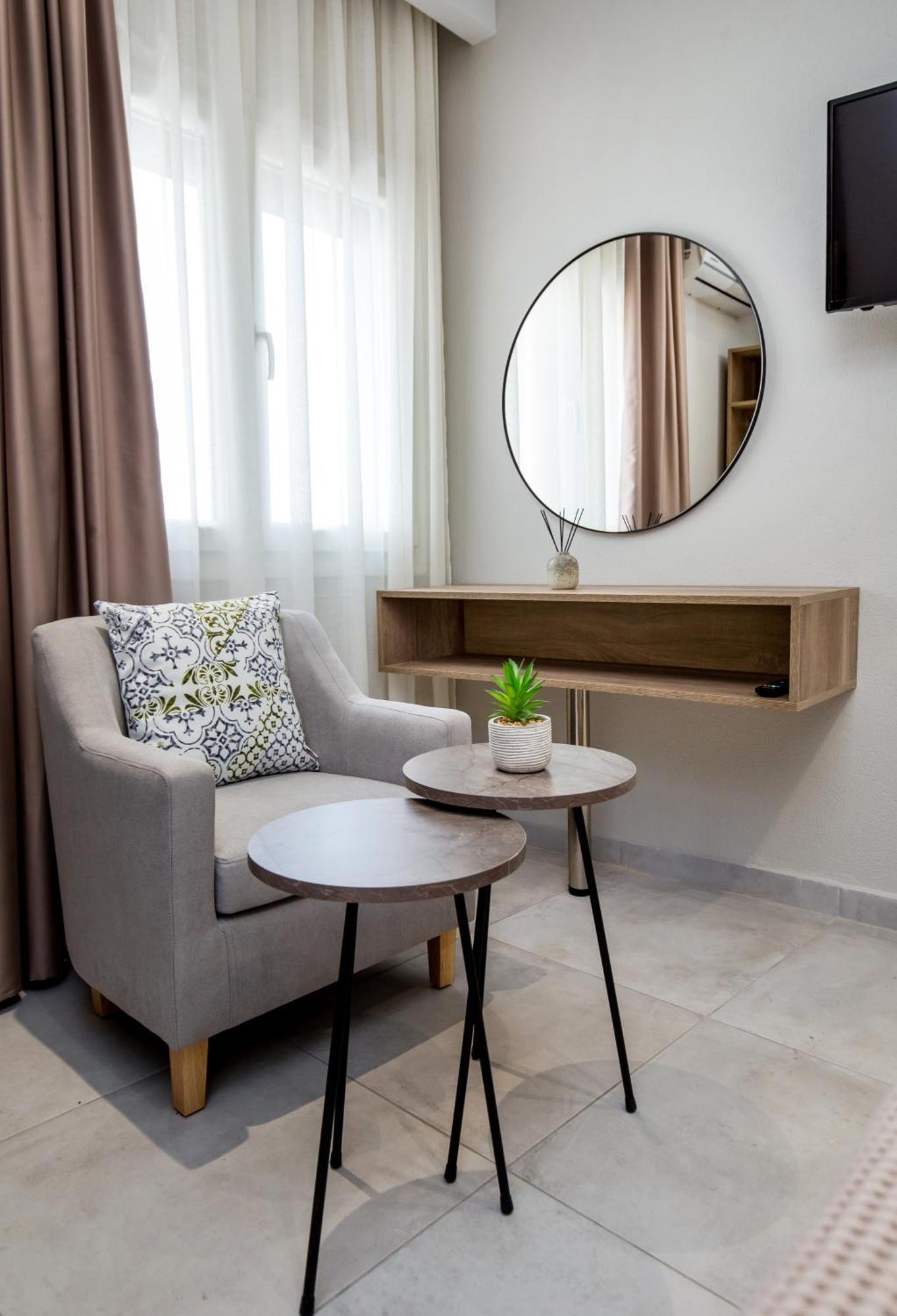 Le Vieux Quartier Apartment Лименария Екстериор снимка