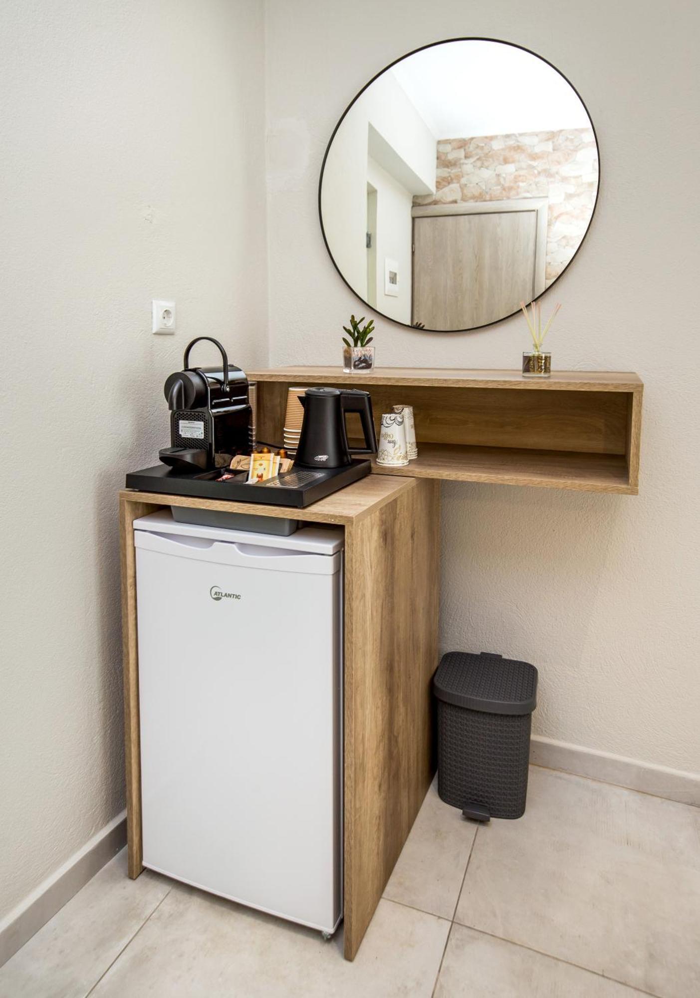 Le Vieux Quartier Apartment Лименария Екстериор снимка